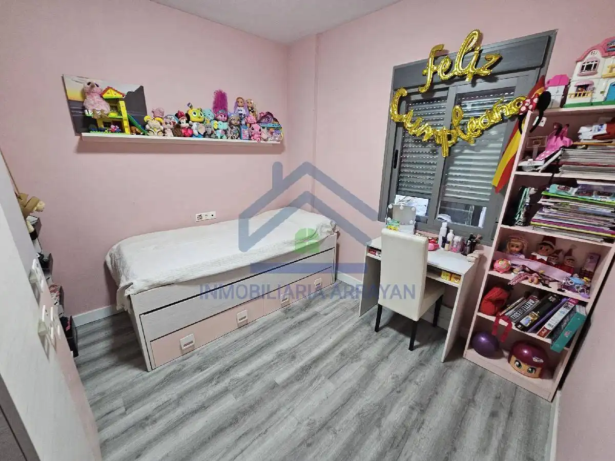 Habitación de Piso en venta en Ogíjares con Aire acondicionado, Calefacción y Parquet