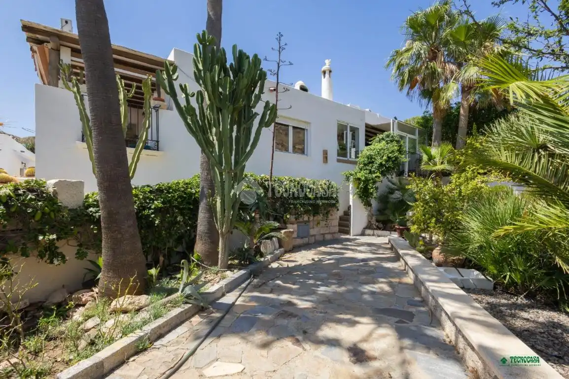 Vista exterior de Casa o xalet en venda en Níjar amb Piscina i Moblat