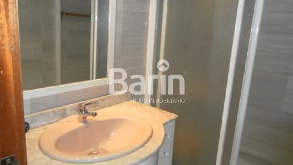 Baño de Piso de alquiler en Córdoba con Aire acondicionado