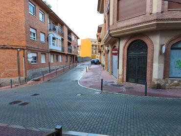 Pis amb balcó en venda a Ronda de la Florida