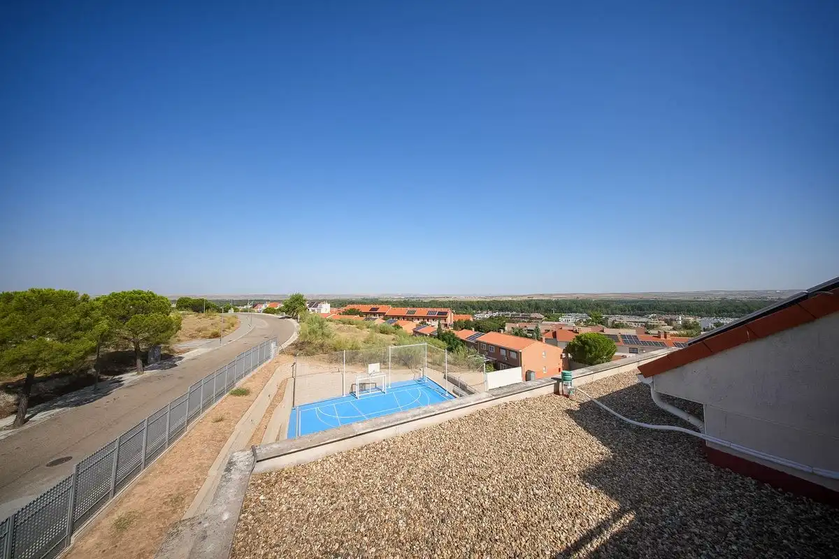 Piscina de Casa adosada en venda en Aranjuez amb Aire condicionat, Calefacció i Jardí privat