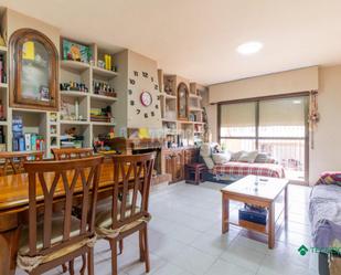 Sala d'estar de Casa adosada en venda en Roquetas de Mar amb Aire condicionat, Terrassa i Balcó
