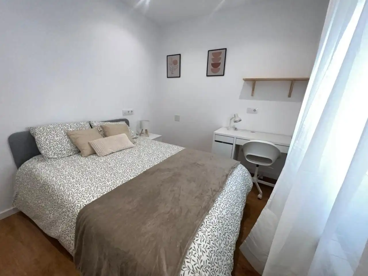 Bedroom of Flat for share in Ourense Capital   with Heating, Furnished and Balcony