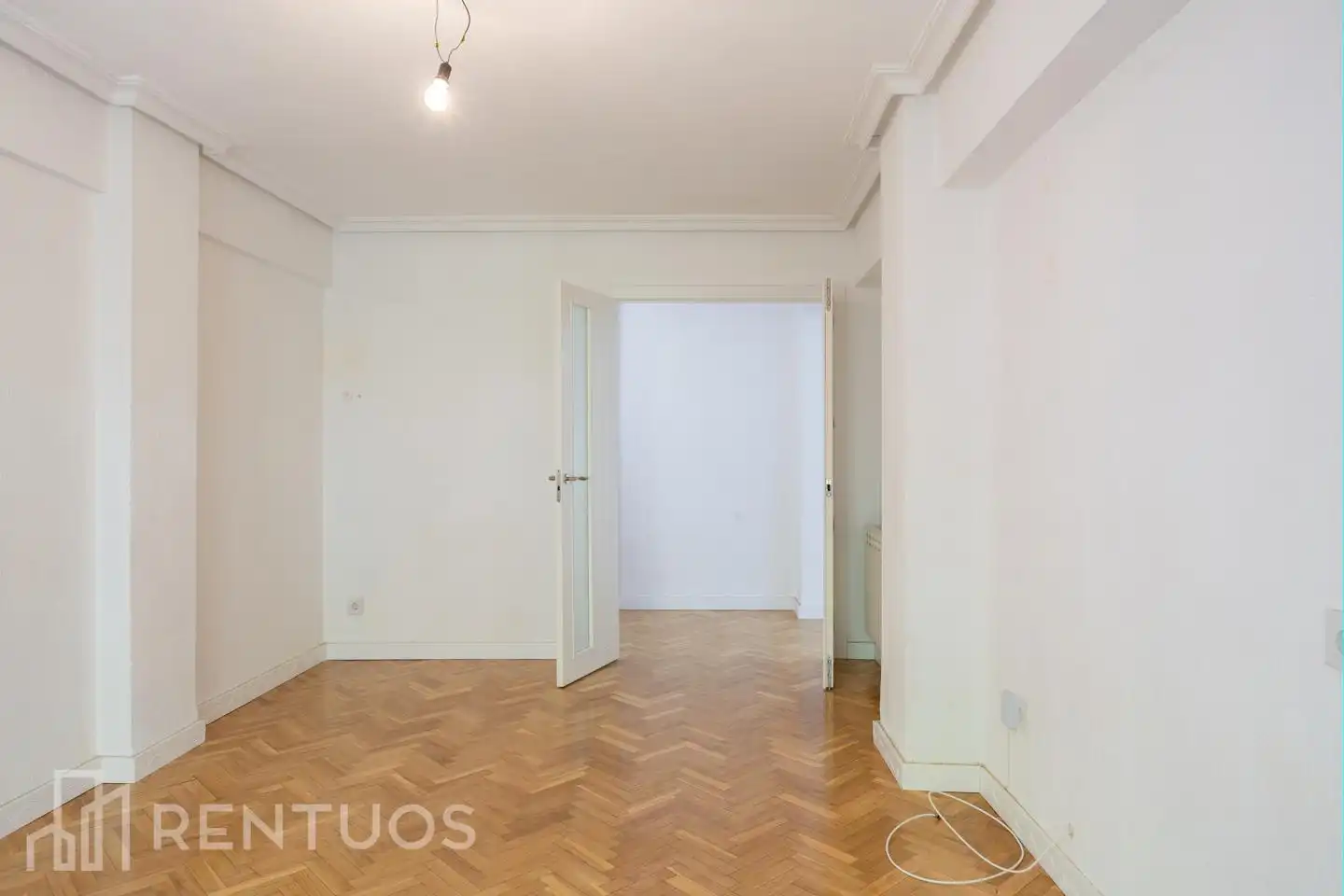 Flat for rent in Calle Parque de Cabañeros, Parque Lisboa - La Paz
