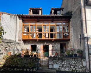 Vista exterior de Casa o xalet en venda en Llanes amb Balcó