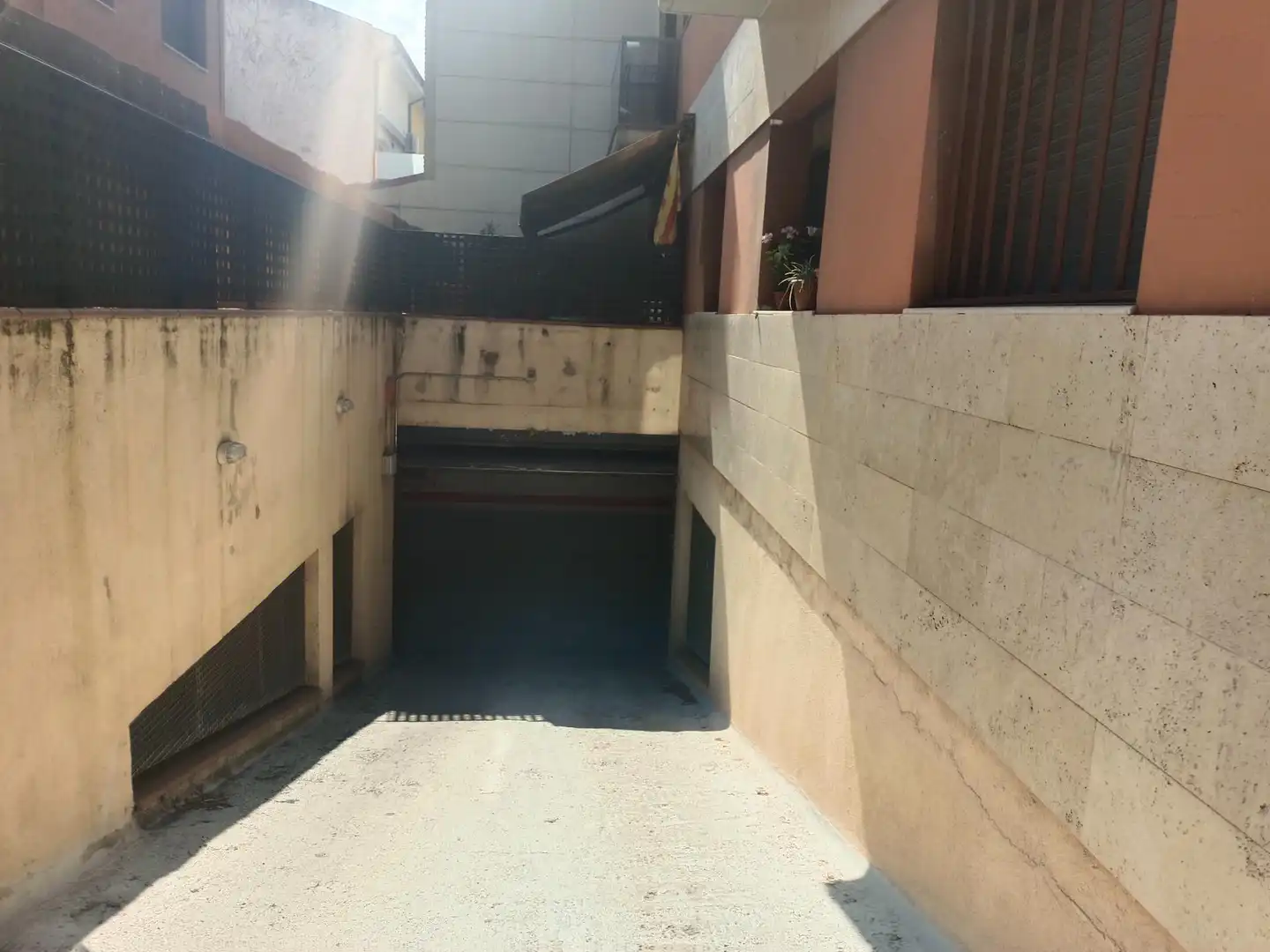 Einzelparkplatz zum Verkauf in Carrer GRAN VIA DE TOMAS BALVEY 28, imagen 6