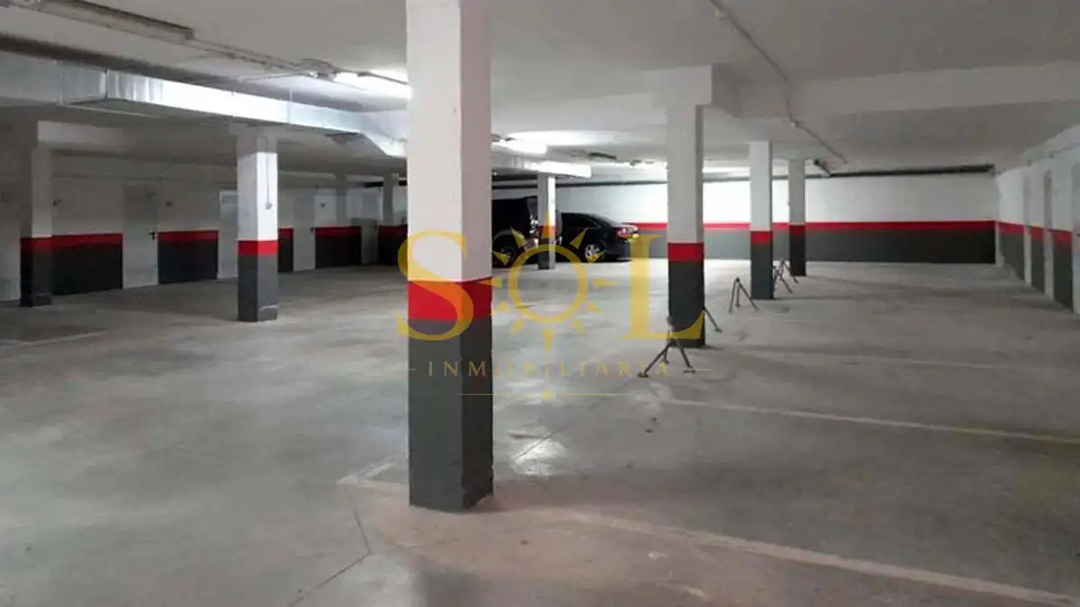 Parking de Dúplex en venta en Puebla de Lillo con Calefacción, Parquet y Terraza