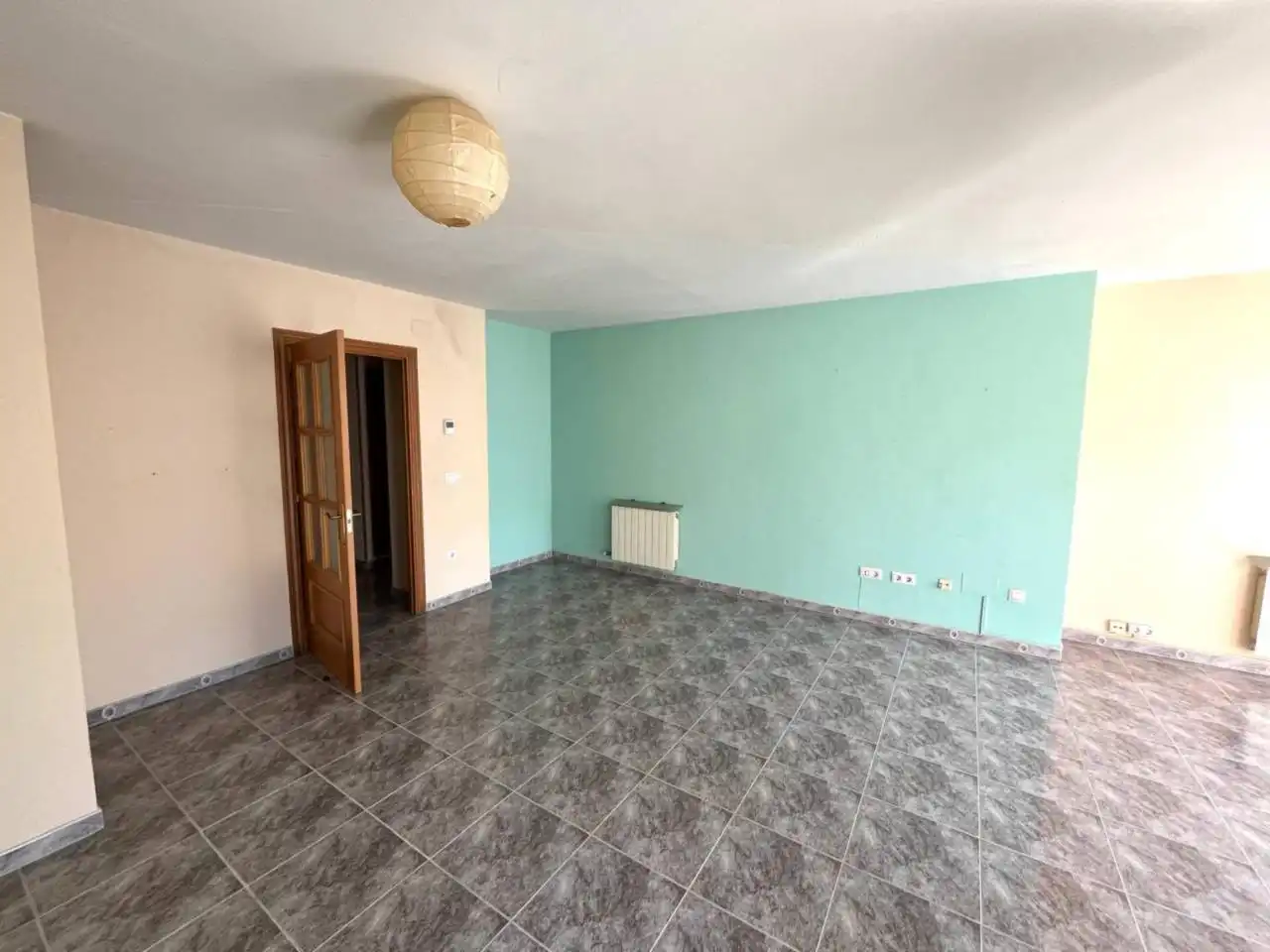 Wohnzimmer von Wohnung zum Verkauf in Girona Capital mit Klimaanlage, Heizung und Terrasse