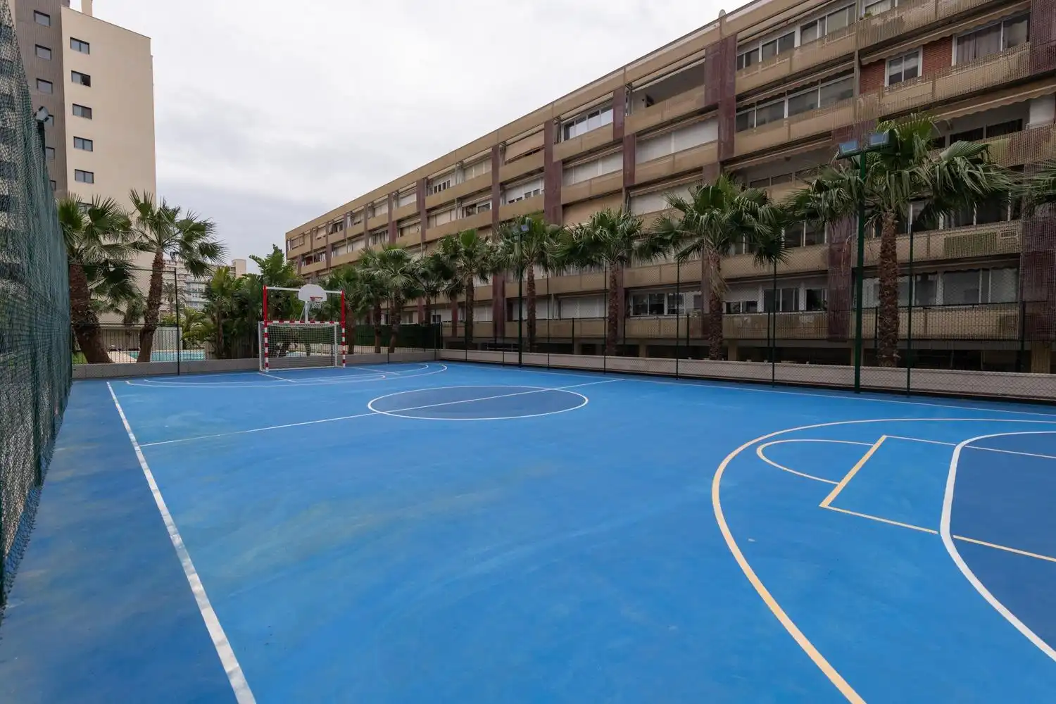 Vista exterior de Pis en venda en Alicante / Alacant amb Aire condicionat, Jardí privat i Terrassa