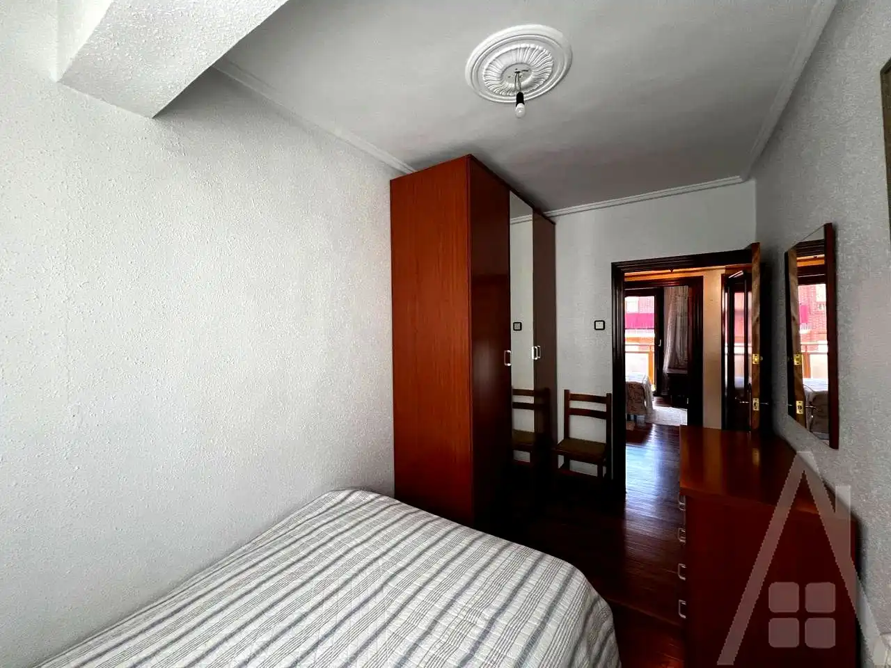 Habitación de Piso en venta en Etxebarri con Parquet, Terraza y Amueblado
