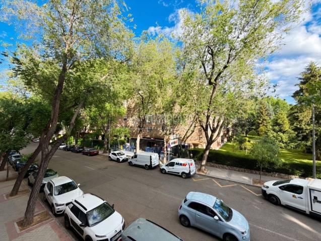Piso en Venta en Calle Arturo Soria en San Juan Bautista