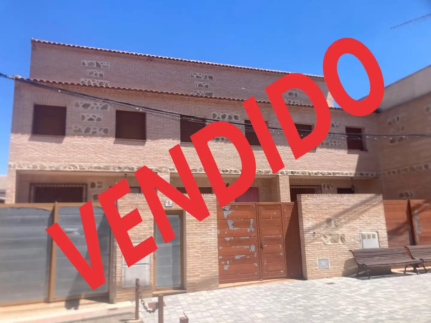Xalet amb jardí en venda a Calle Calvo Sotelo 15