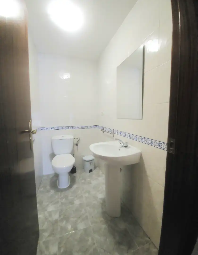 Badezimmer von Wohnung zur Miete in Granada mit Klimaanlage, Heizung und Möbliert