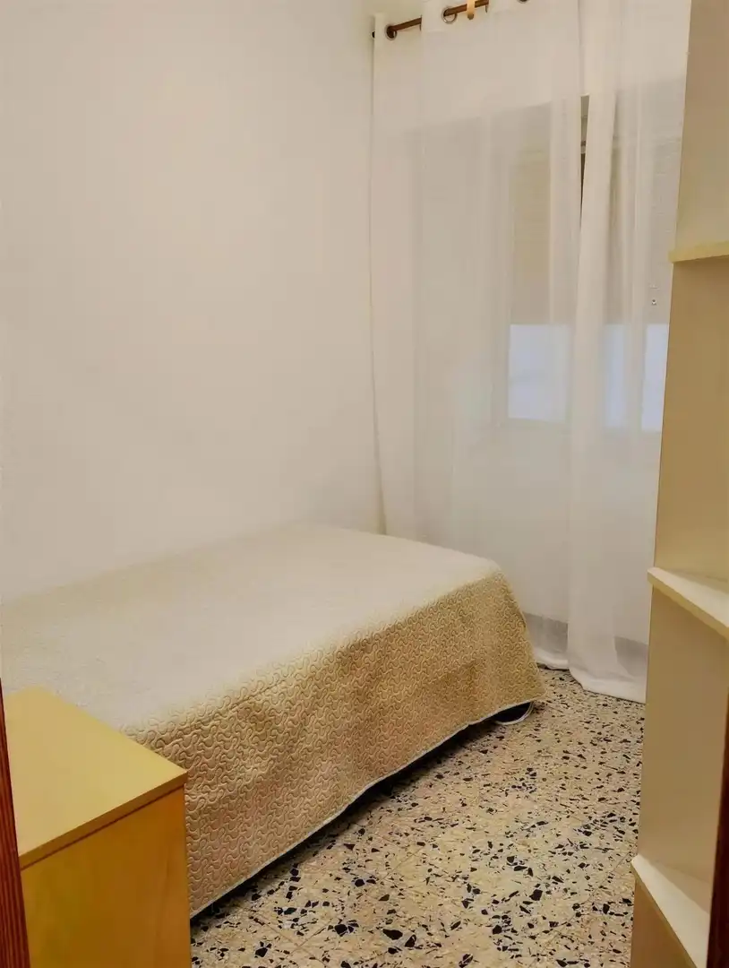 Dormitori de Pis en venda en Alicante / Alacant amb Moblat i Balcó