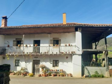 House for sale in Calle Socobio 28