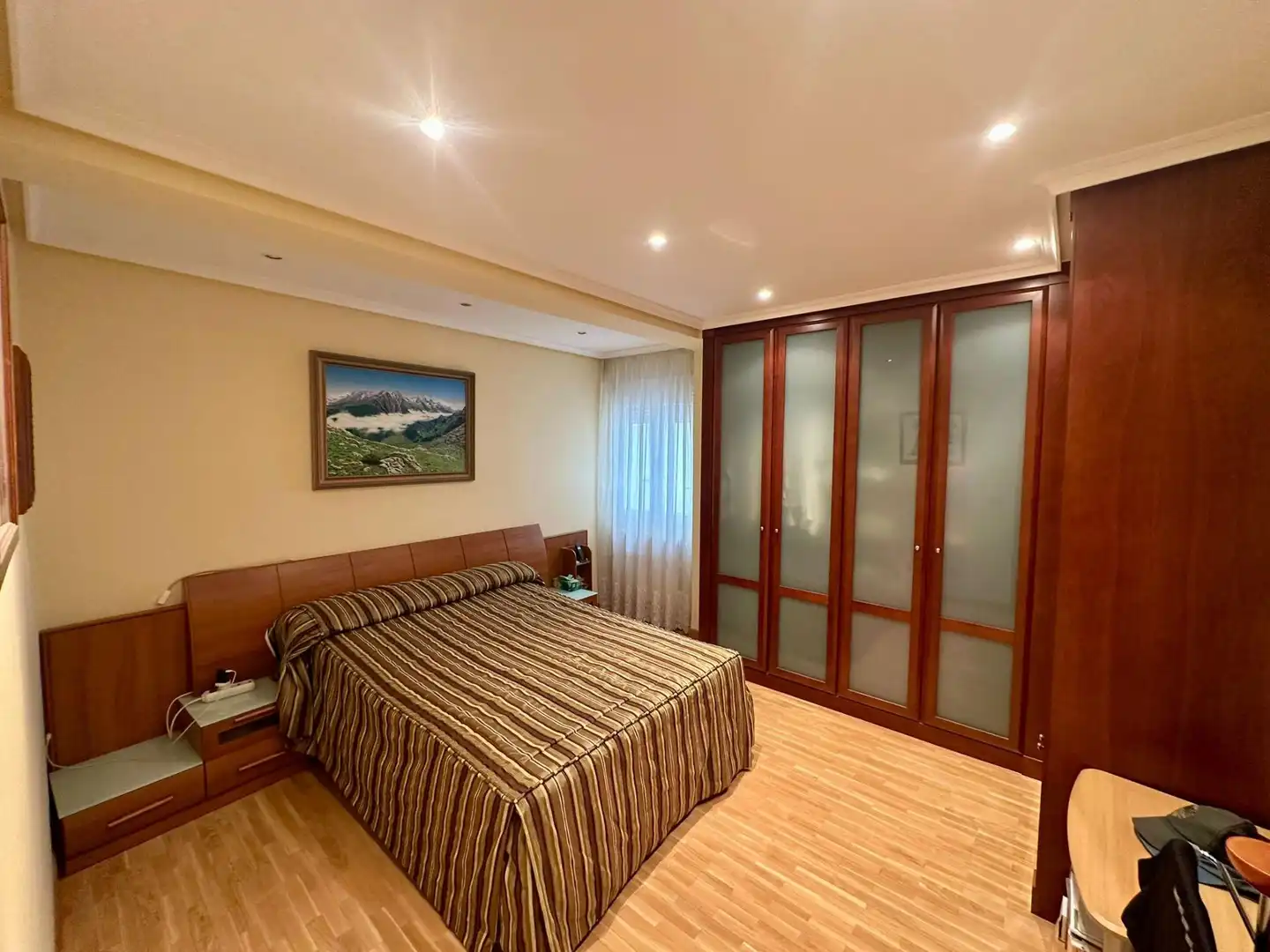 Bedroom of Flat for sale in Burgos