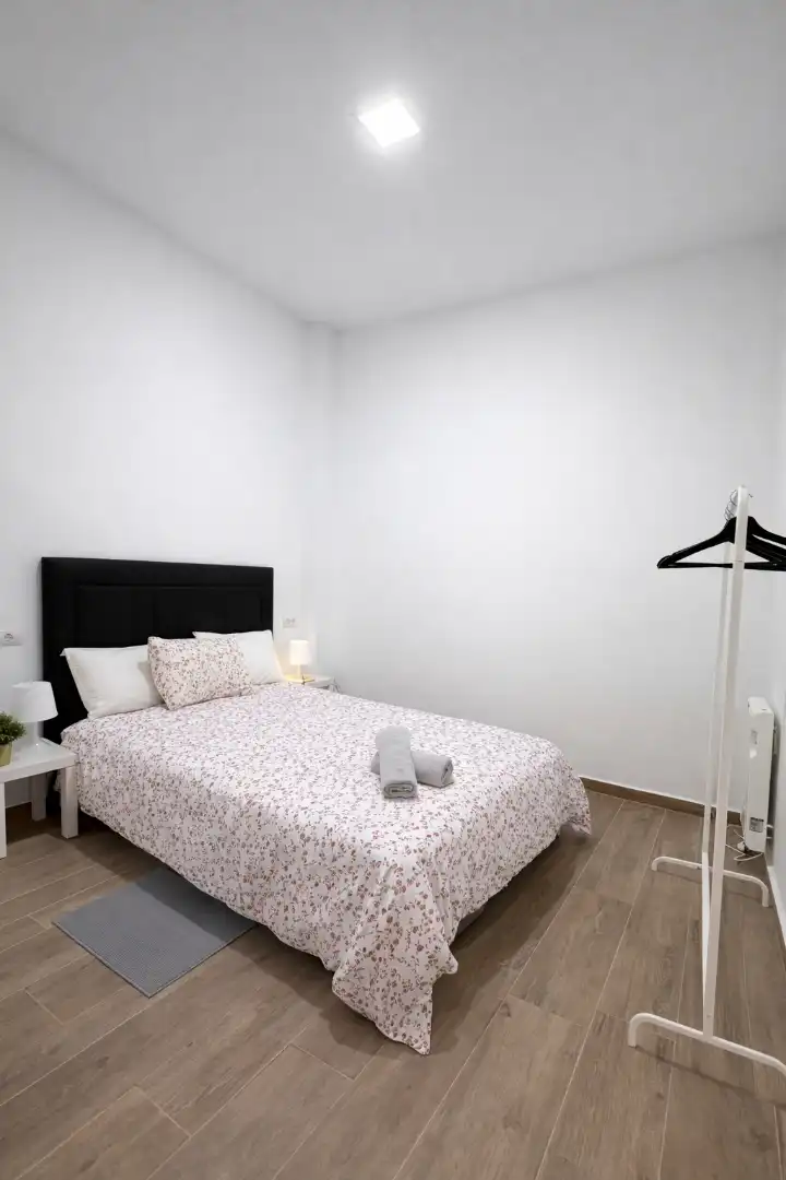 Bedroom of Flat for rent in Madrid  with Air Conditioner, Furnished and Pets allowed