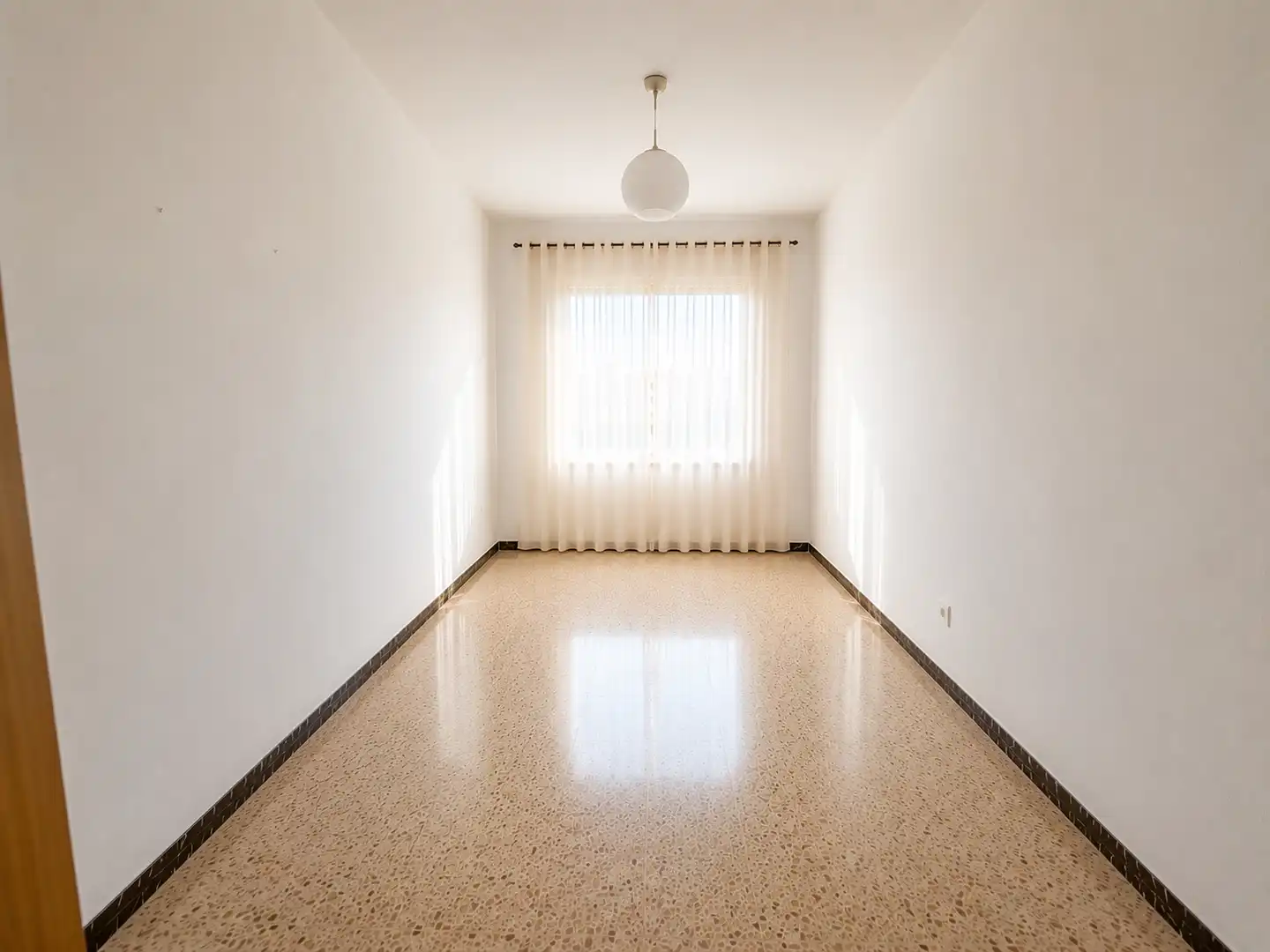 Wohnung zum Verkauf in Santa Coloma de Gramenet mit Klimaanlage, Heizung und Balkon