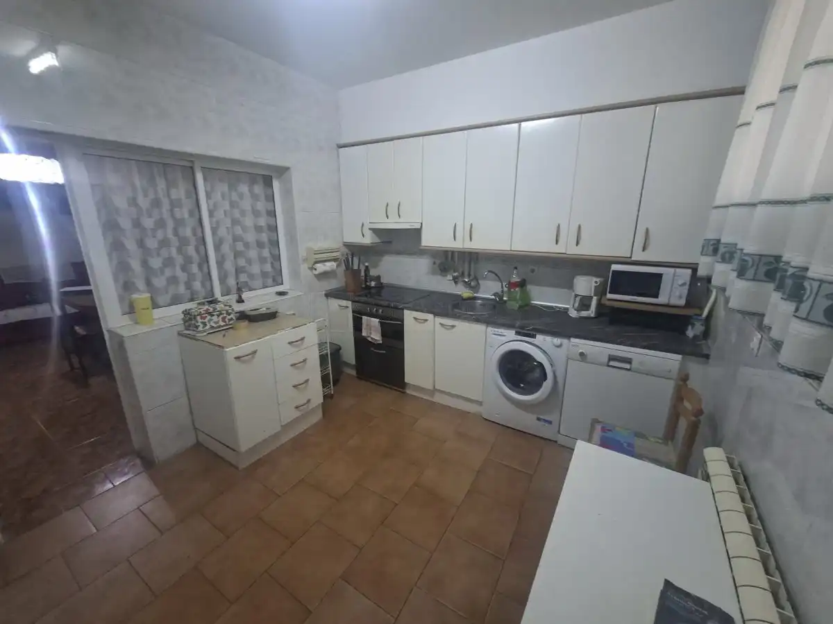 Cuina de Casa adosada en venda en Vitoria - Gasteiz amb Calefacció, Parquet i Terrassa