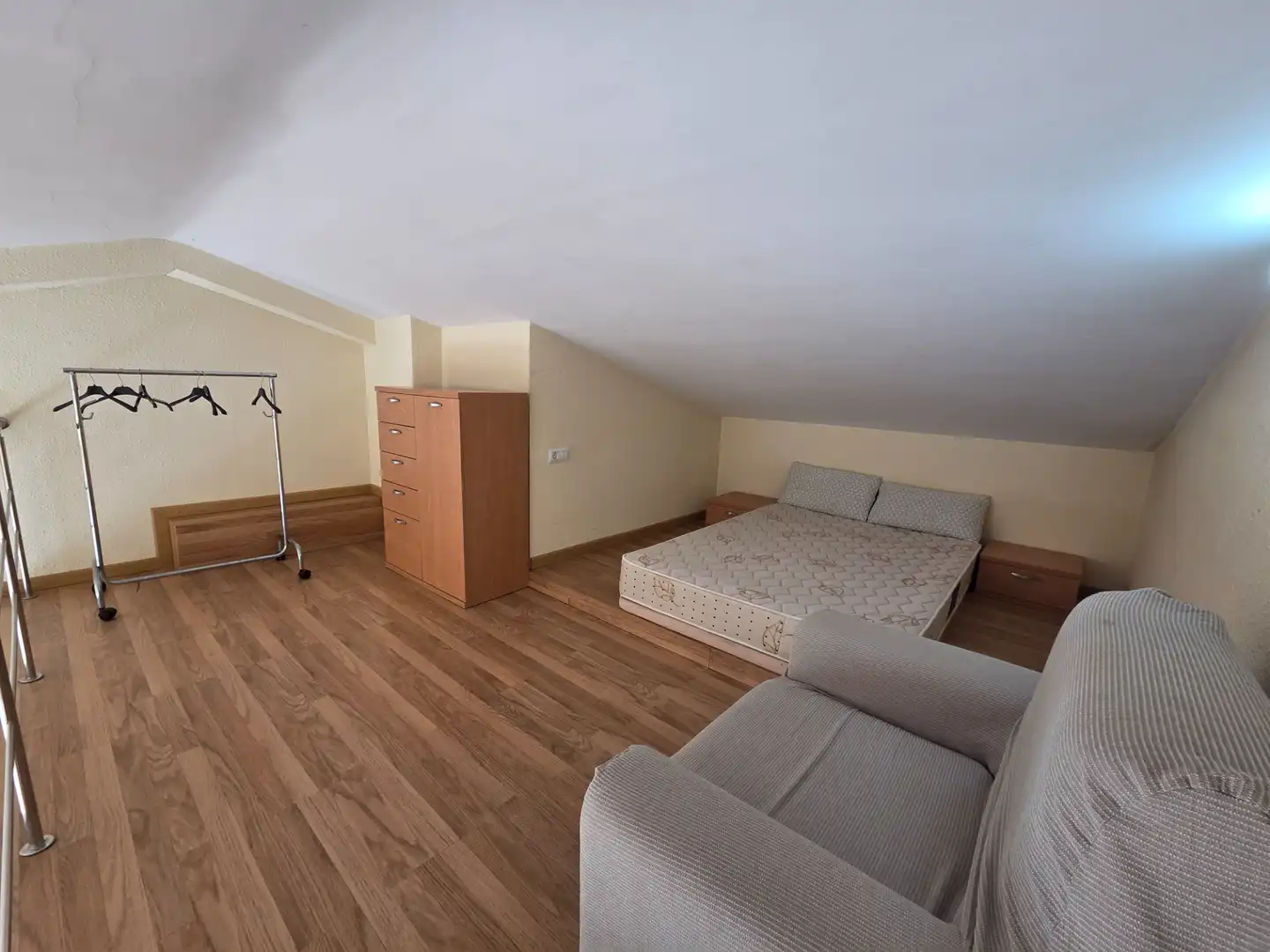 Habitación de Ático de alquiler en Blanes con Terraza, Amueblado y Lavadora