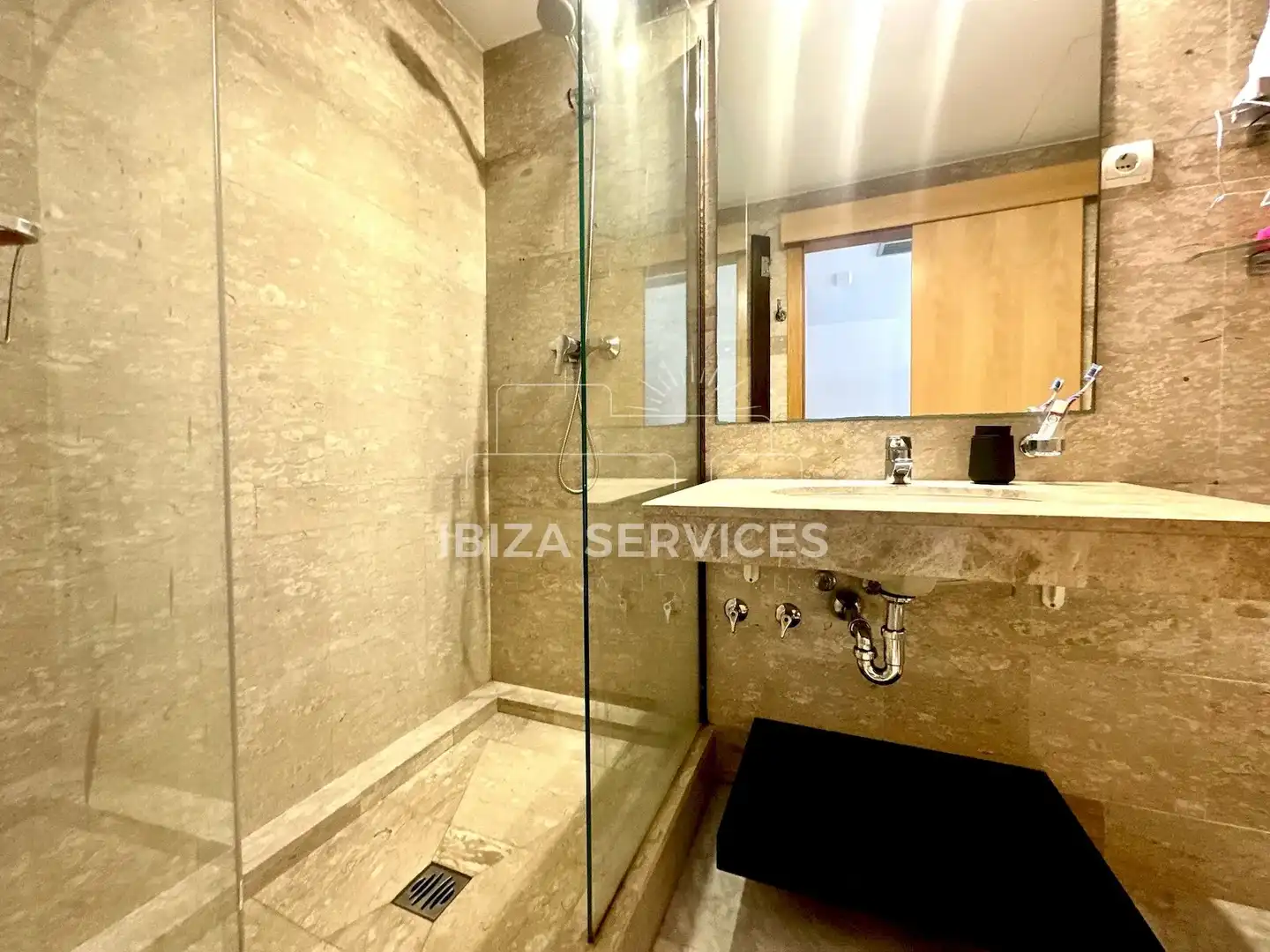 Appartamento con piscina in affitto a Marina Botafoc - Platja de Talamanca, imagen 13