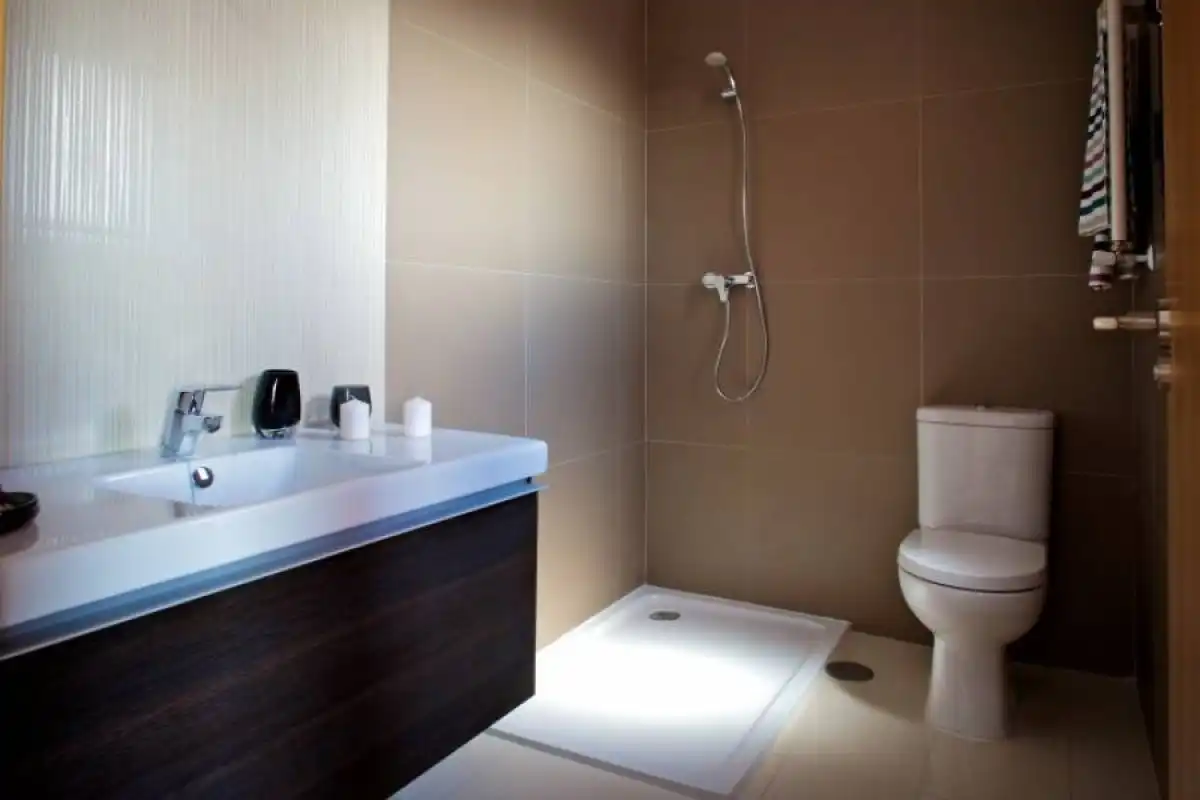 Baño de Piso en venta en Elche / Elx con Aire acondicionado, Jardín privado y Parquet