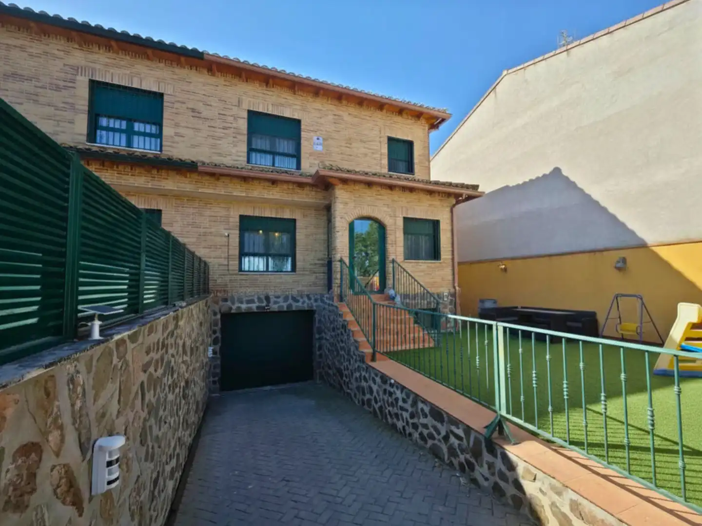 Habitatge amb jardí en venda a Calle de Lominchar