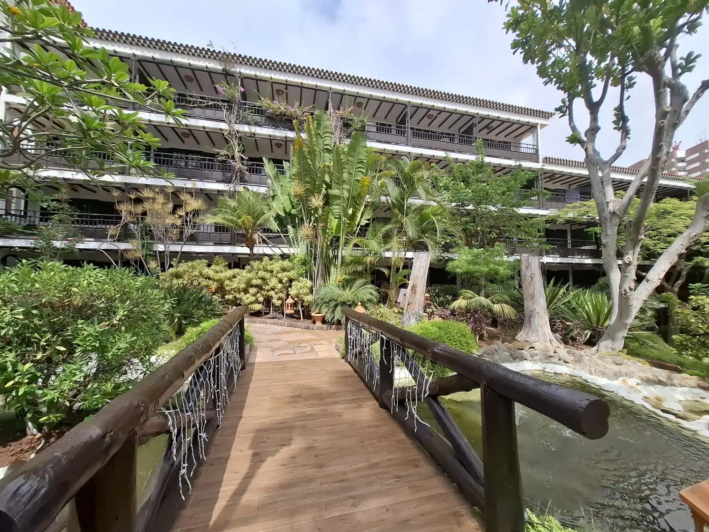 Vista exterior de Apartamento en venta en San Bartolomé de Tirajana con Aire acondicionado, Amueblado y Balcón