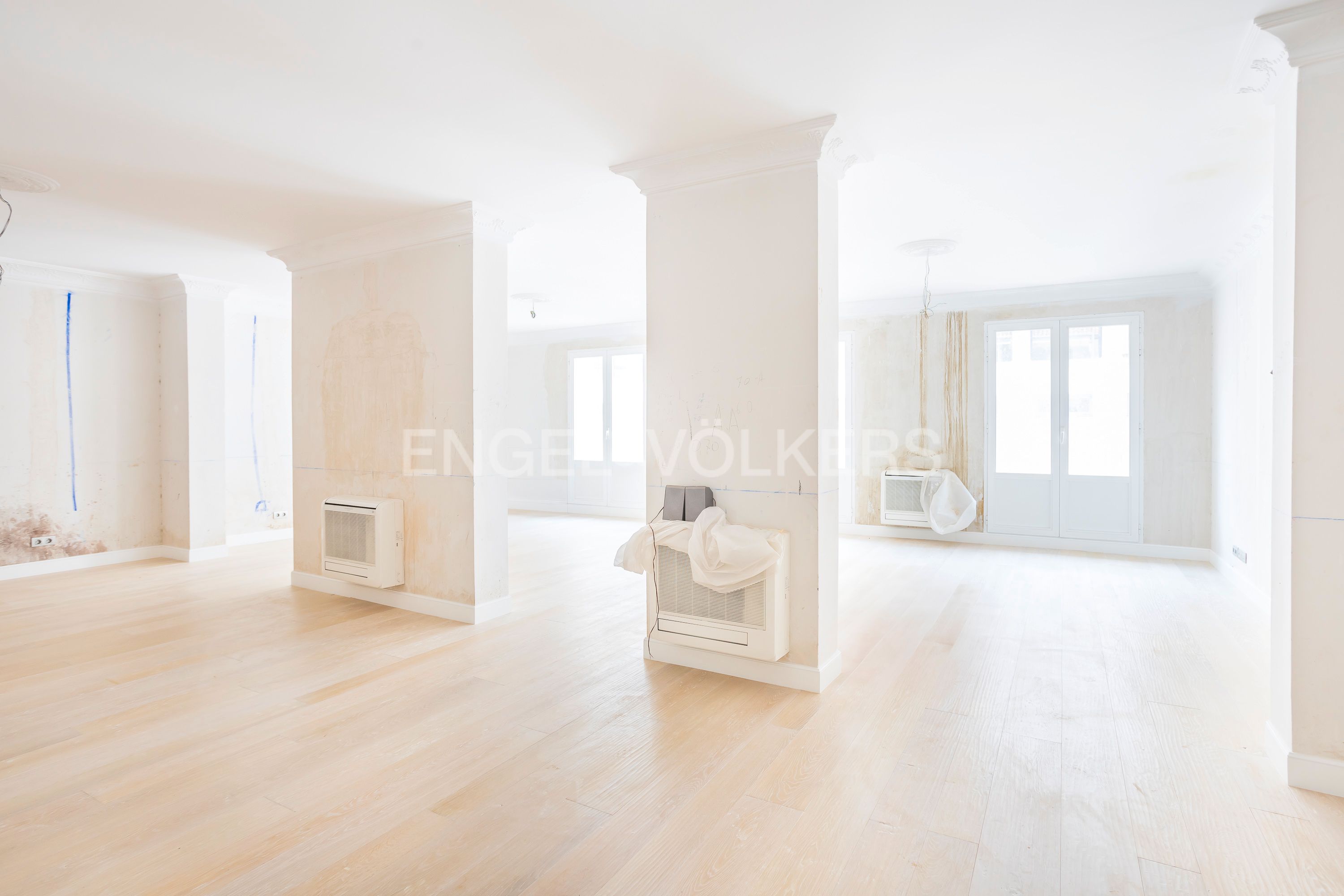 Sala d'estar de Apartament en venda en  Madrid Capital amb Aire condicionat, Calefacció i Balcó