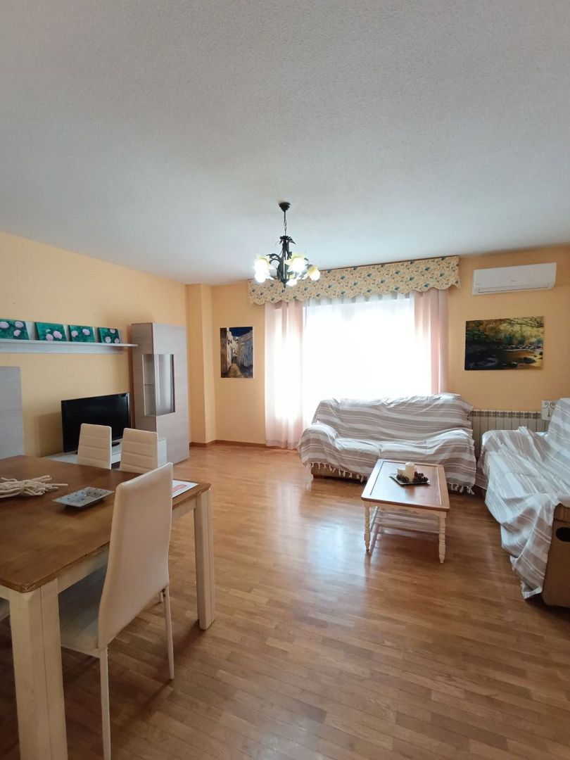 Living room of Flat for sale in Ciudad Real Capital  with Air Conditioner, Heating and Community pool