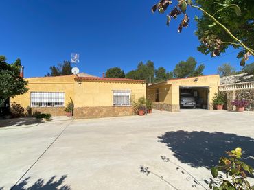 Casa rústica con piscina en venta en Sax