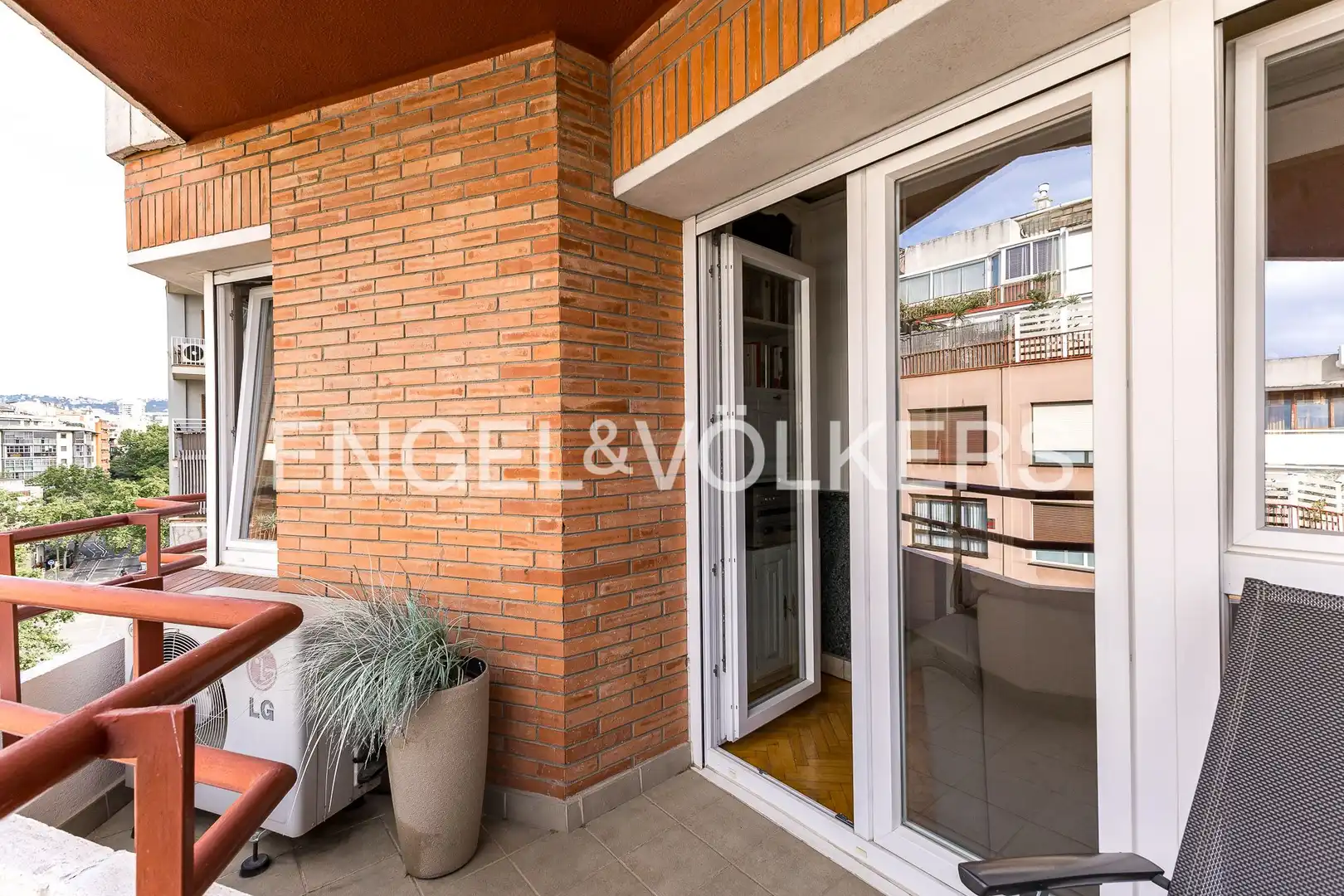 Terraza de Piso en venta en Barcelona con Calefacción, Parquet y Amueblado