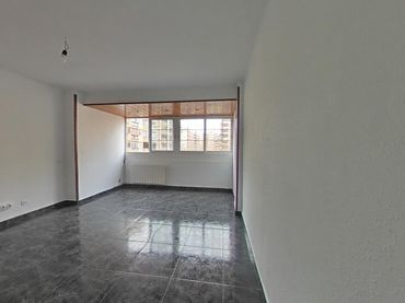 Flat with lift for sale in Av Gran Vía de les Corts Catalanes