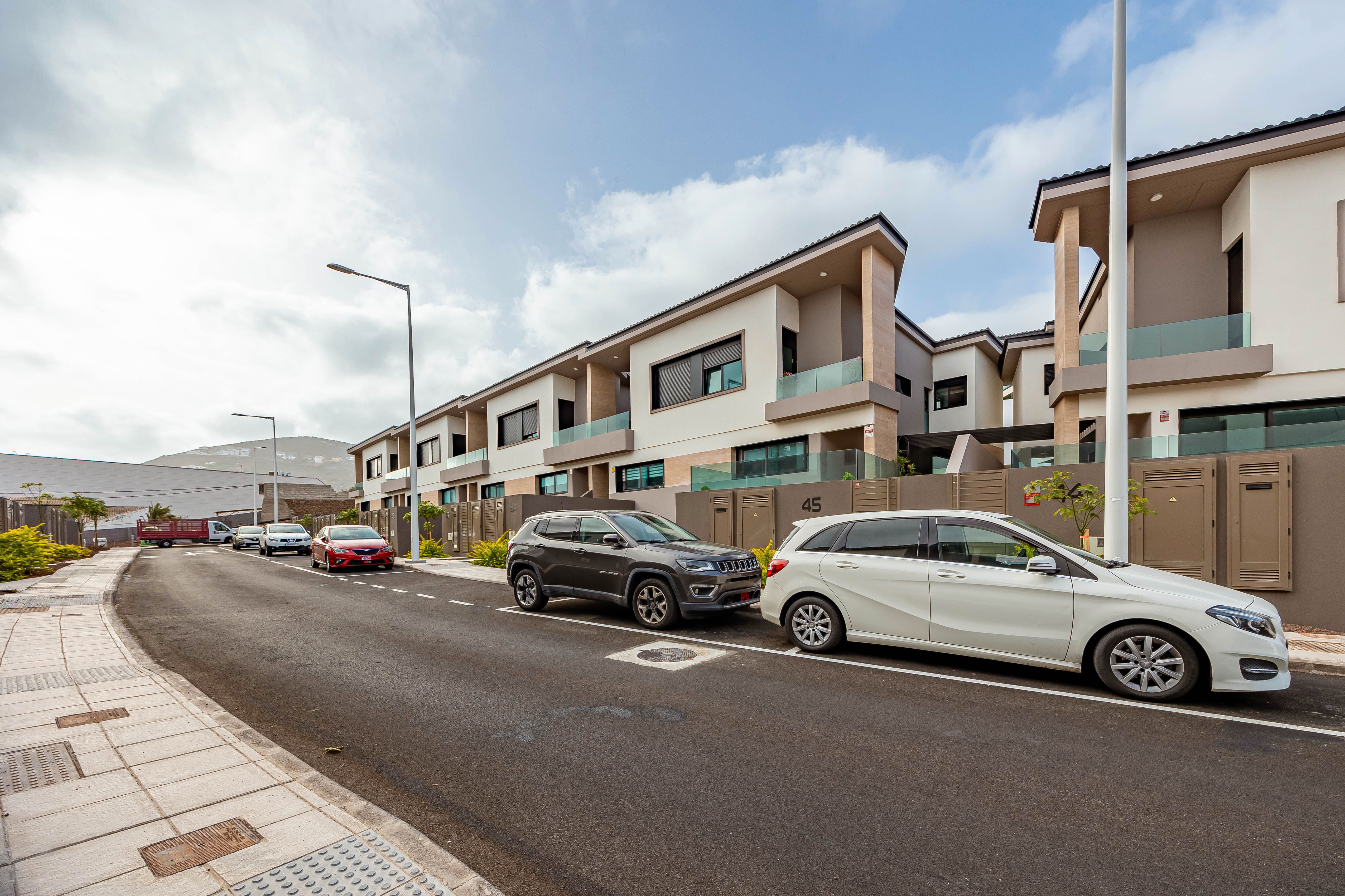 Vista exterior de Casa o xalet en venda en Santa María de Guía de Gran Canaria amb Terrassa