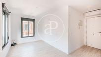 Sala d'estar de Pis en venda en  Madrid Capital amb Aire condicionat i Calefacció