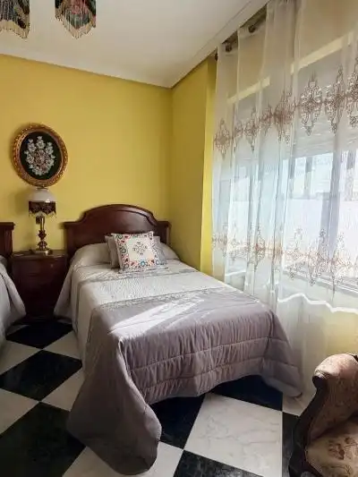 Habitación de Piso en venta en Badajoz con Calefacción, Terraza y Trastero