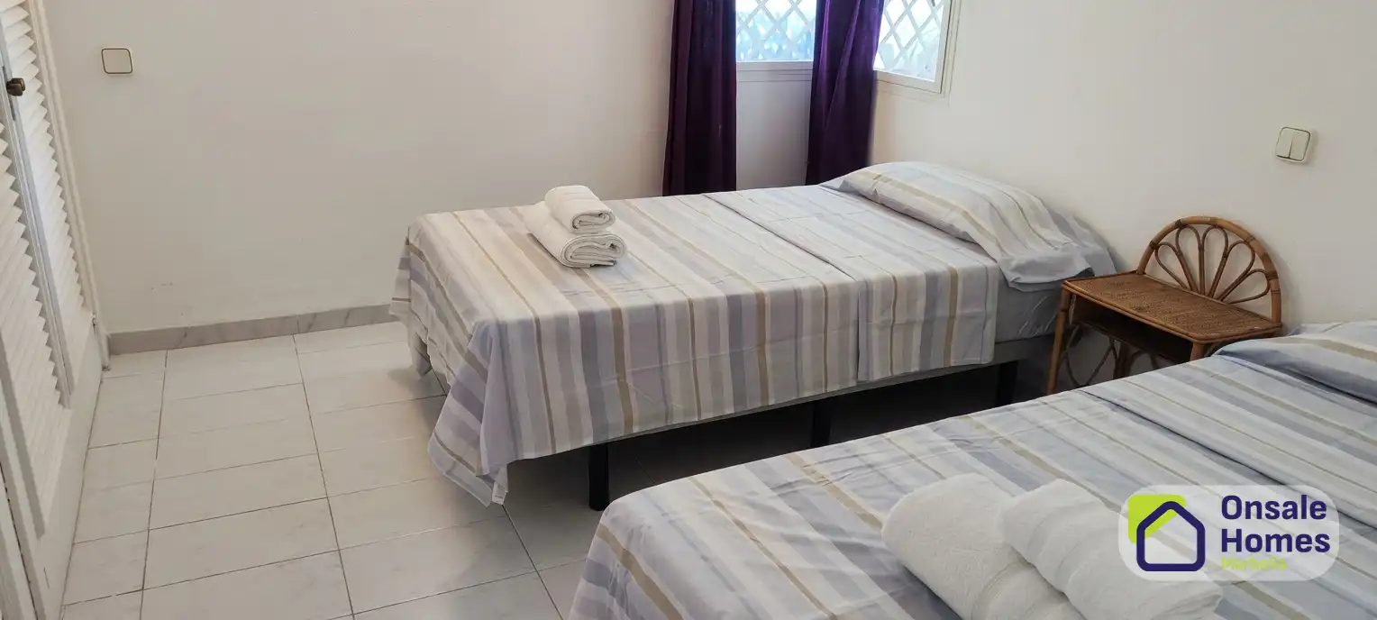 Schlafzimmer von Wohnungen zum Verkauf in Marbella mit Terrasse, Abstellraum und Gemeinschaftspool