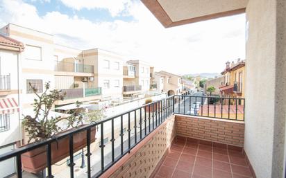 Vista exterior de Casa adosada en venda en Las Gabias amb Aire condicionat, Terrassa i Balcó