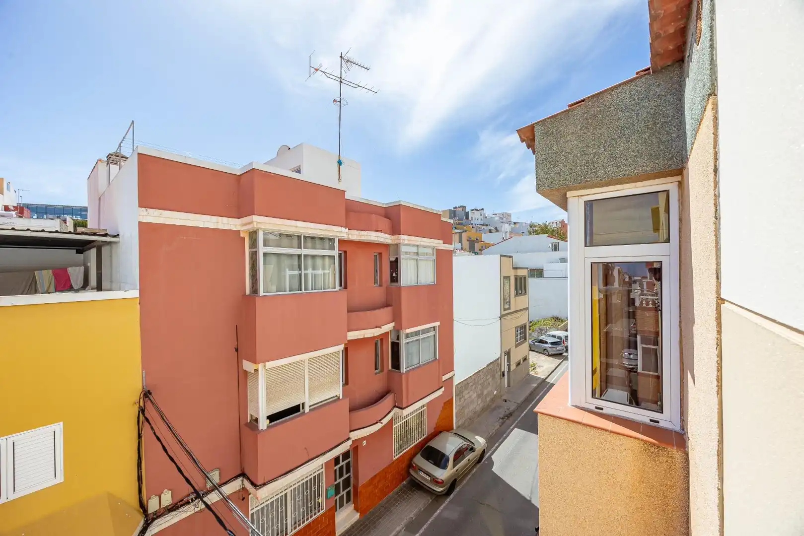 Vista exterior de Piso en venta en Telde con Alarma