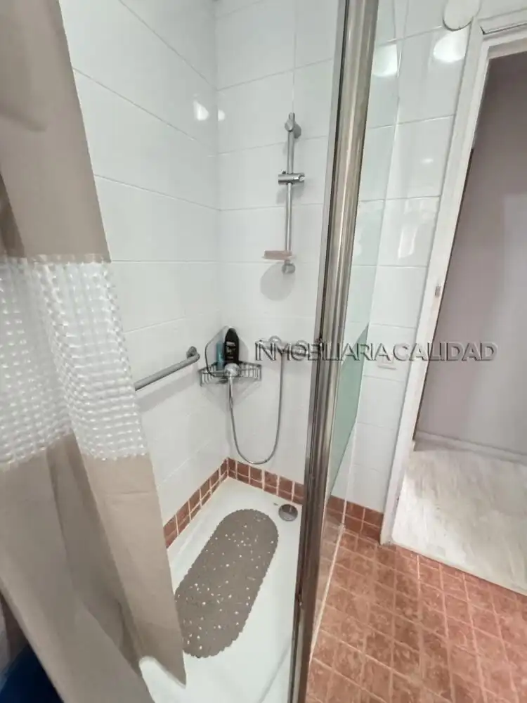 Baño de Piso de alquiler en Burgos con Calefacción y Amueblado