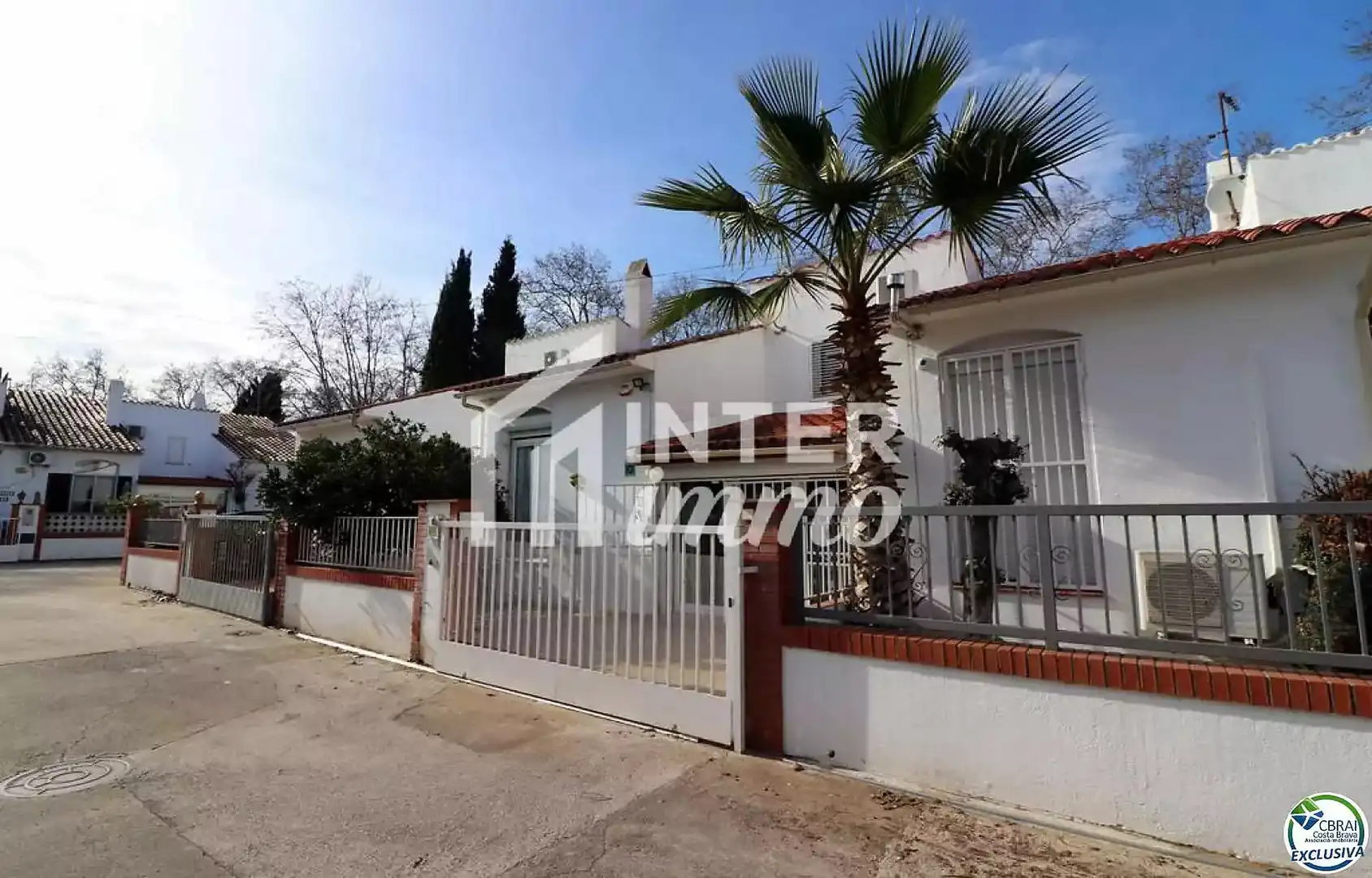 House with garden for sale in Pasaje Montseny 122