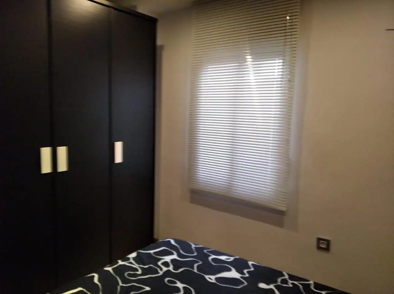 Schlafzimmer von Erdgeschoss zum Verkauf in Plasencia mit Möbliert