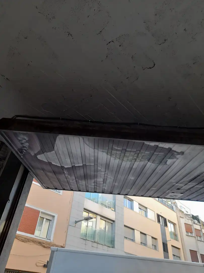 Vista exterior de Nave industrial de alquiler en L'Hospitalet de Llobregat con Calefacción
