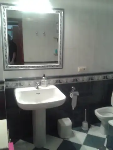 Bany de Pis de lloguer en Granada amb Moblat i Rentadora