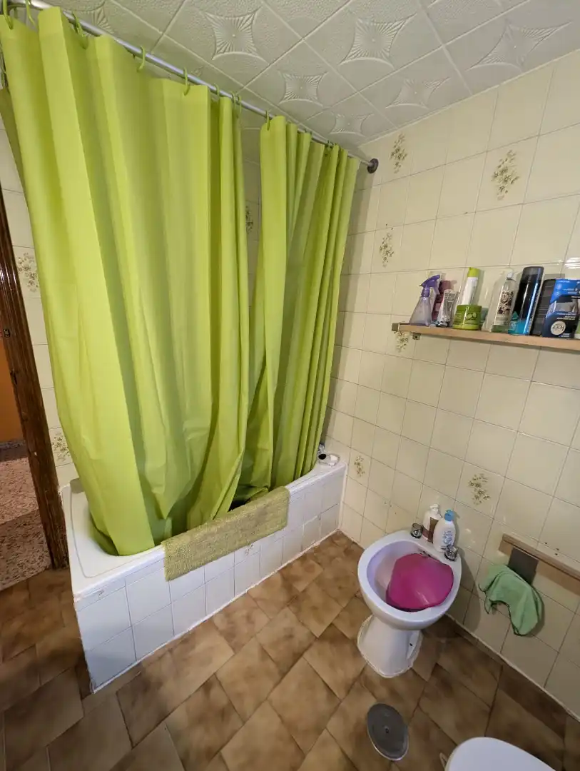 Baño de Piso en venta en Lucena con Terraza, Trastero y Amueblado