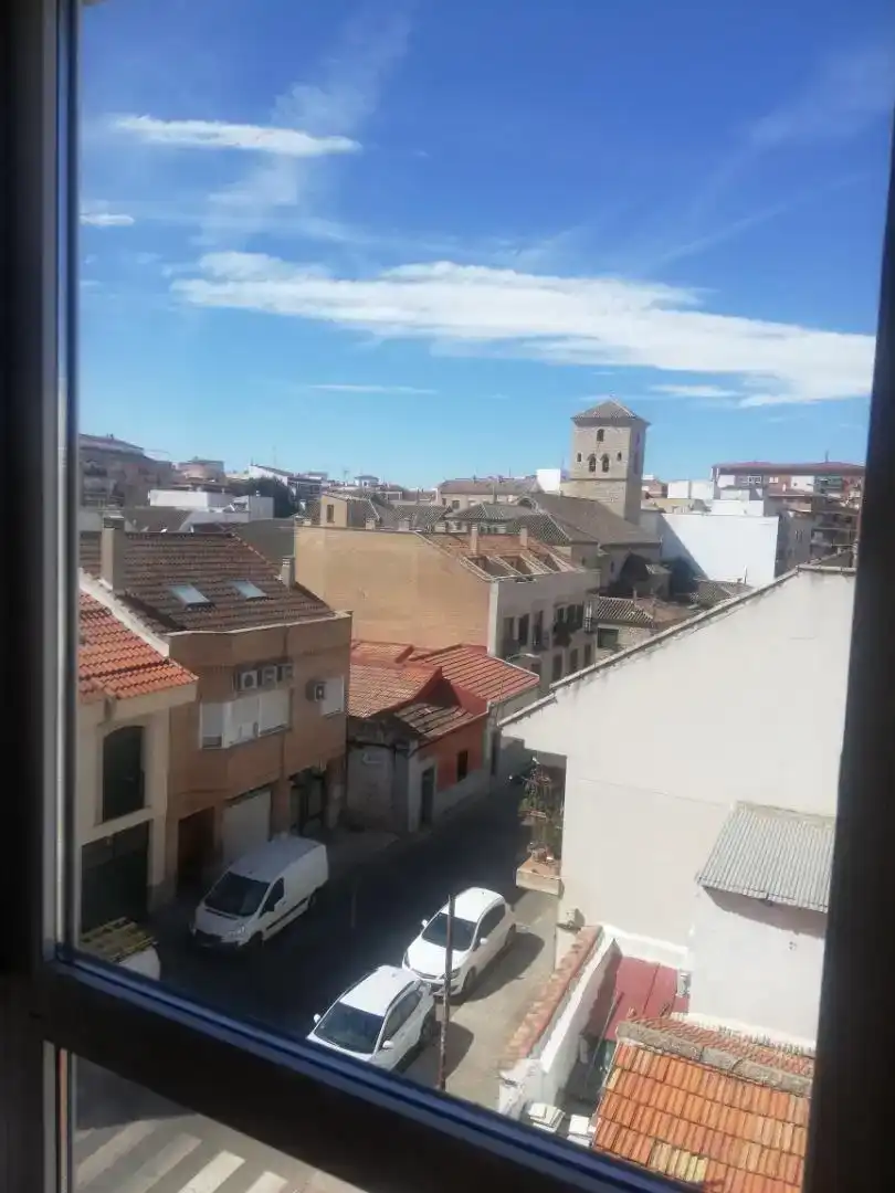 Vista exterior de Estudi en venda en Ciudad Real Capital amb Aire condicionat i Balcó