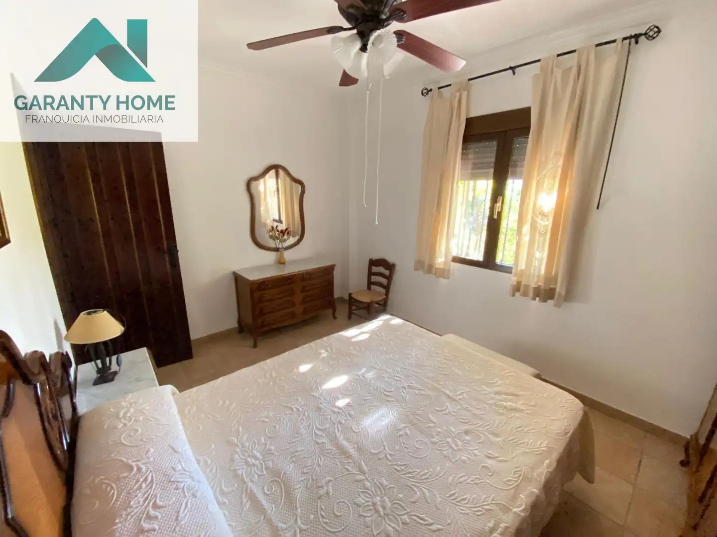 Habitación de Casa o chalet en venta en Fuensanta de Martos con Jardín privado, Trastero y Piscina
