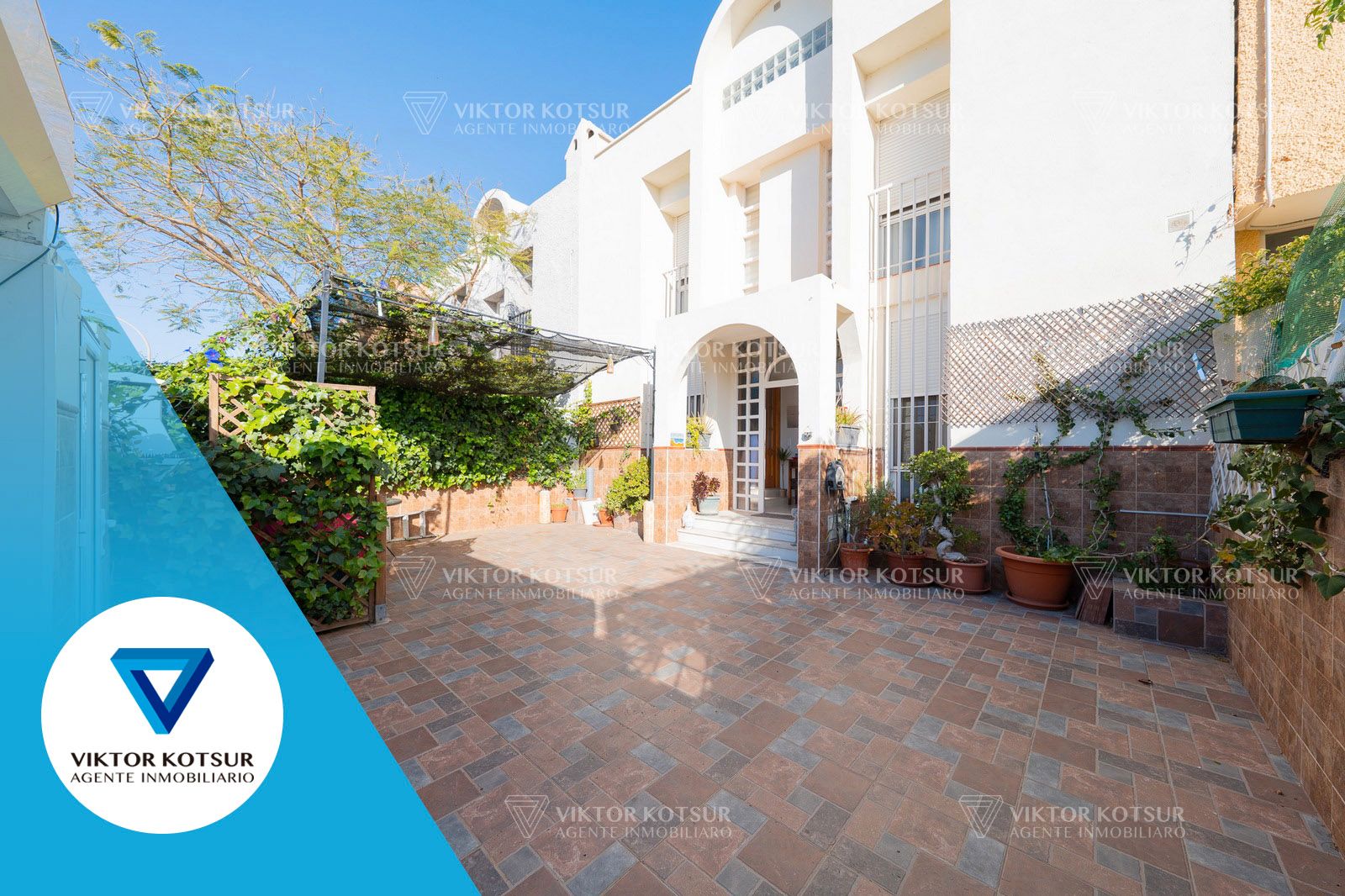 Garden of Single-family semi-detached for sale in Roquetas de Mar  with Air Conditioner, Private garden and Parquet flooring