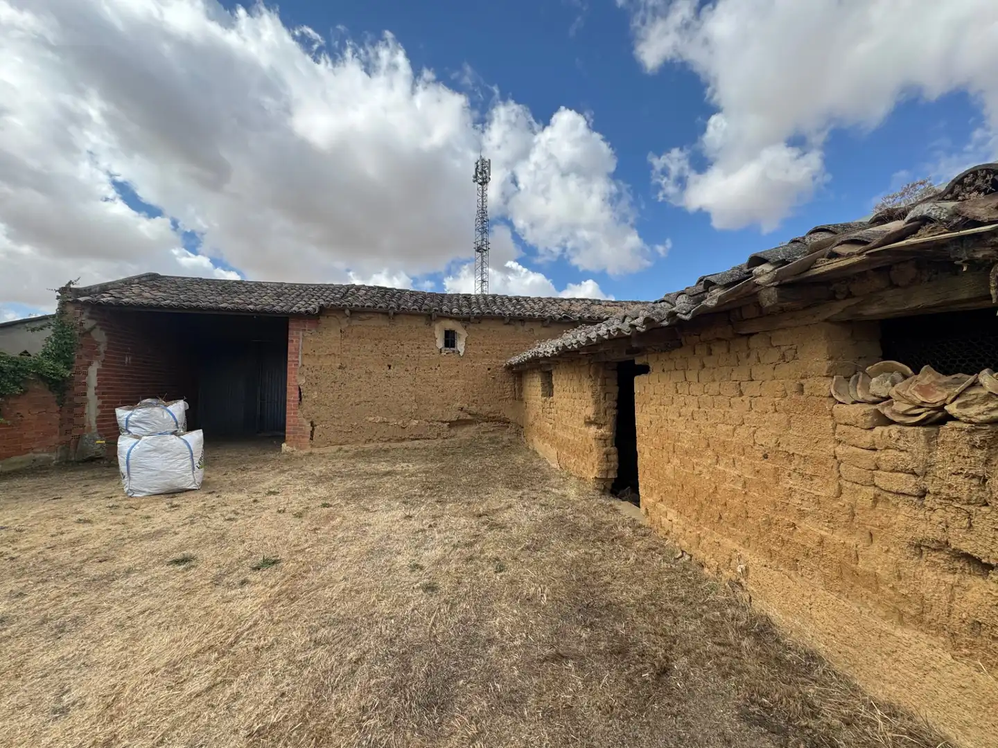 Vista exterior de Finca rústica en venta en Osorno la Mayor con Jardín privado, Trastero y Piscina