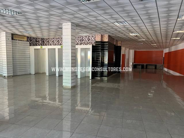 Local comercial en Alquiler en Del Parque en Centro